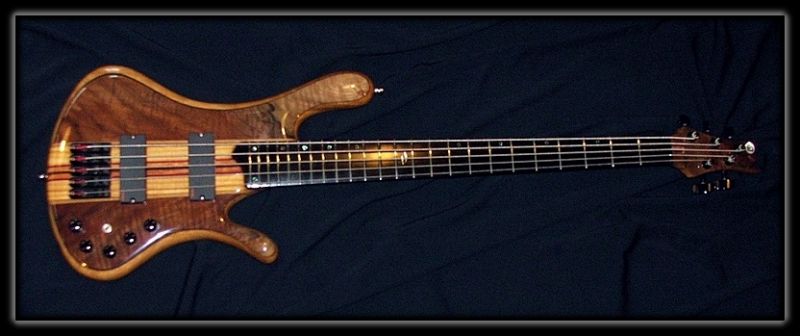 Bajo 5 cuerdas Maese